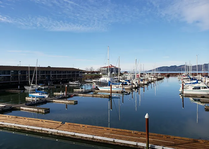Astoria Riverwalk Inn